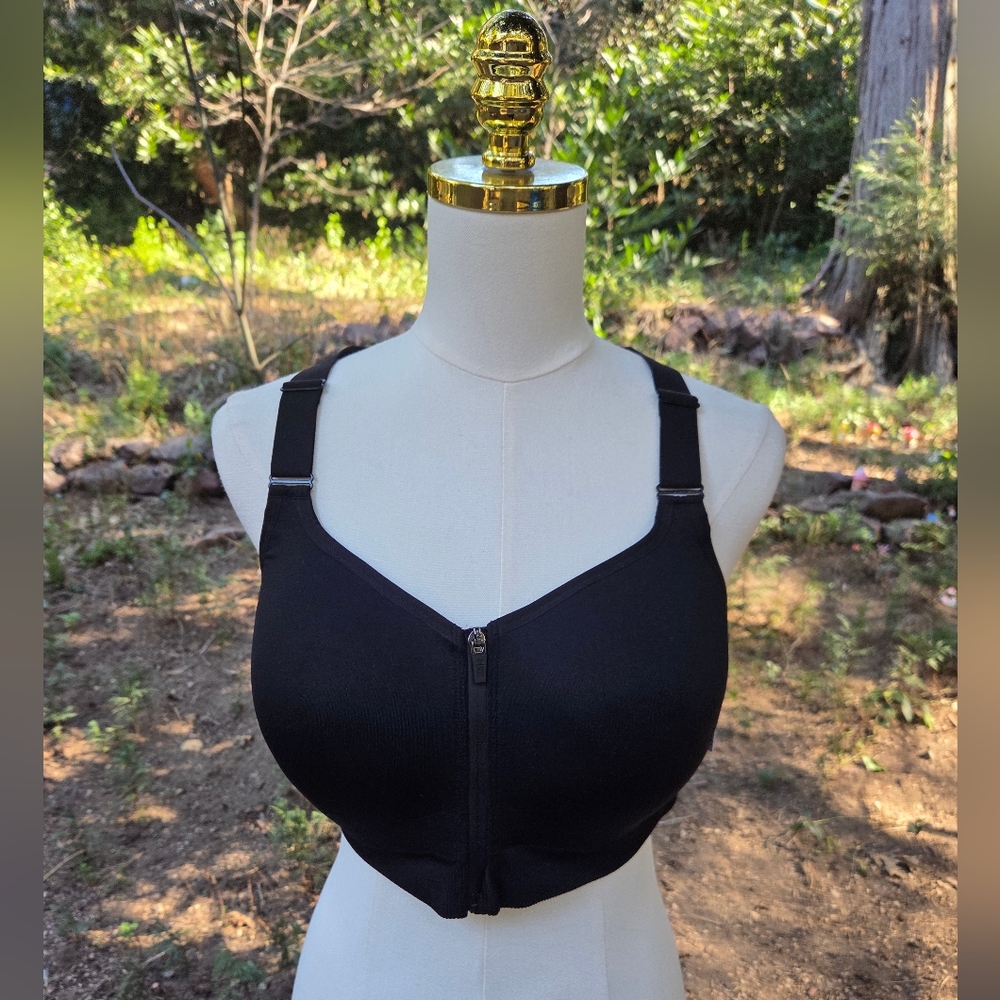 Victoria's Secret NWT Black Zip-Front High‎ Support Bra